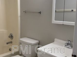 24 Buchanan Ct UNIT 18, Charleston, IL