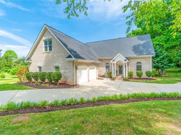 4703 Laforesta Dr, Mc Leansville, NC 27301