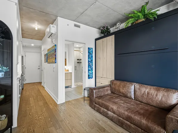 1150 Boulevard Rena Lavesque E #401, Montreal, QC H2L 0J6