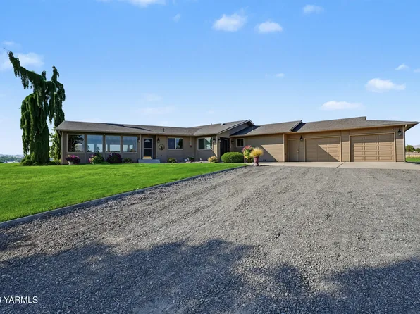 301 Peterson Ln, Selah, WA 98942