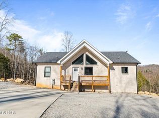 113 Pool Dr, La Follette, TN 37766