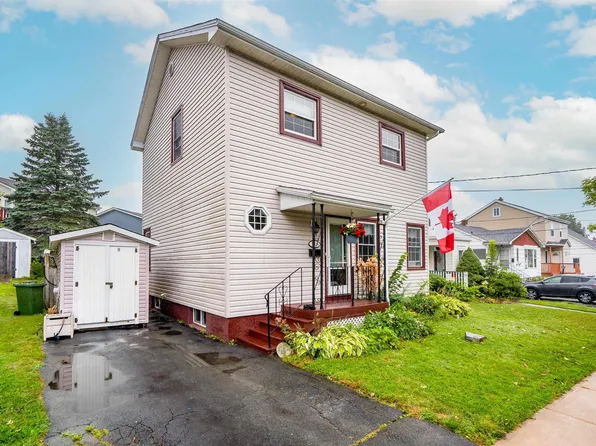 3206 Micmac St, Halifax, NS B3L 3W4