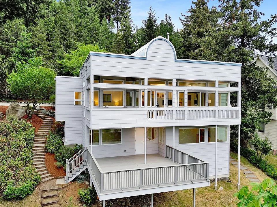 213 Sea Pines Ln