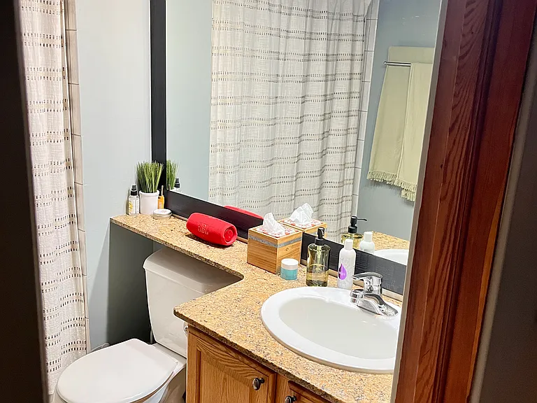 1031 W Dakin St #2 — Photo 12