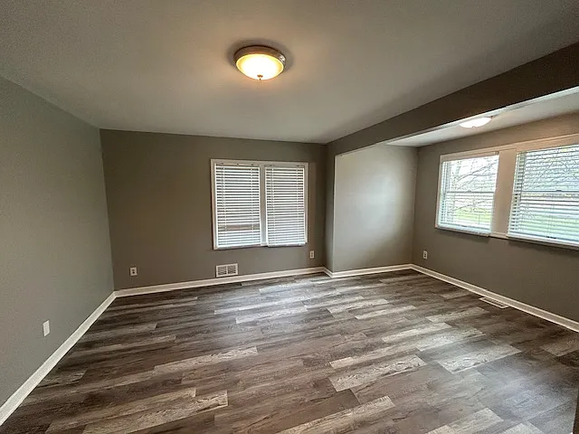 330 E Chestnut St — Photo 6