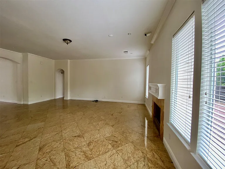 10323 Stanbrook Dr — Photo 16