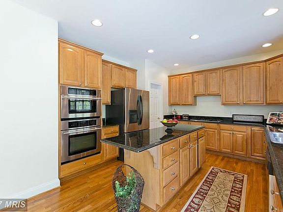 3rd image of 116 Cahille Dr