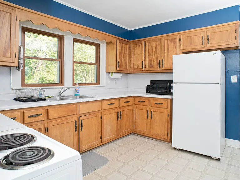 261 Fairview Rd — Photo 7