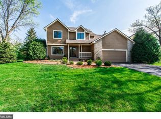 1080 Lake Susan Hills Dr, Chanhassen, MN 55317