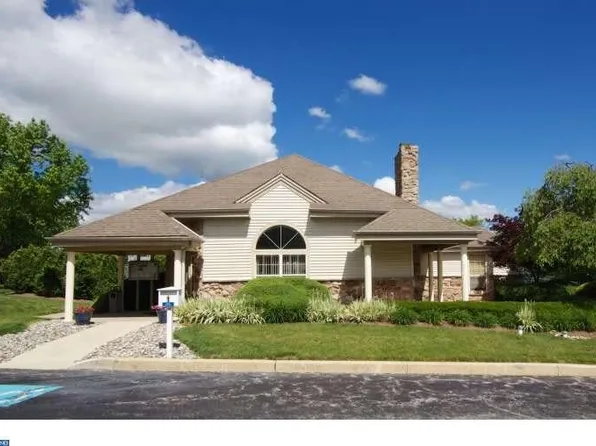 2016 Foxmeadow Dr, Royersford, PA 19468