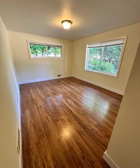 Large bedroom with spacious closet