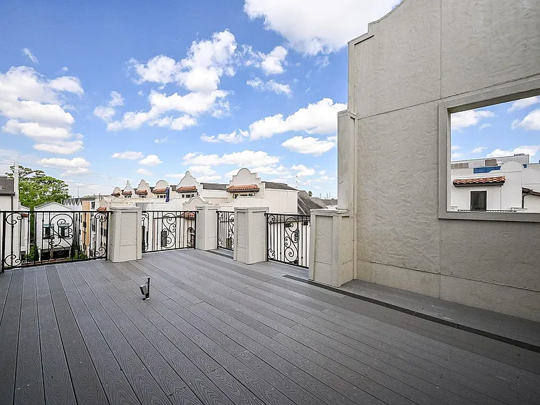 1825 W 24th St — Photo 30