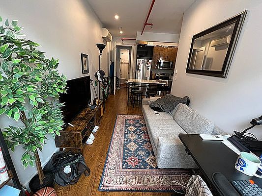 2nd image of 1556 Fulton St #2B