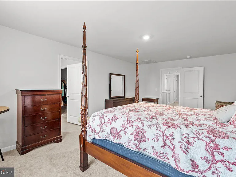 109 Woodford Dr — Photo 20