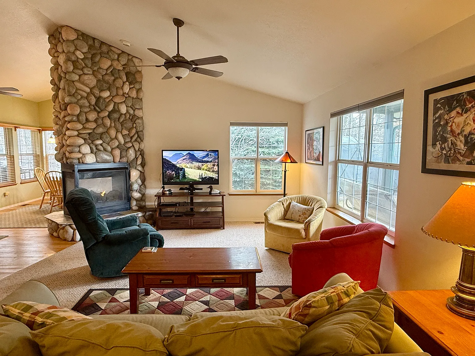 3 bed, 1560 sqft, $2,800 — Photo 1