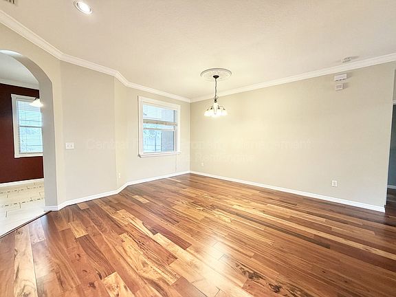 2nd image of 1868 Lorenzo Ln