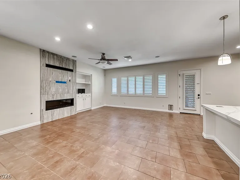 2122 Mooreview St — Photo 15