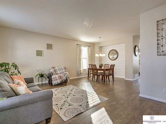 4th image of 2314 Walnut Creek Dr