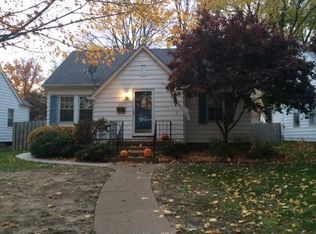 1007 24th St, Moline, IL 61265