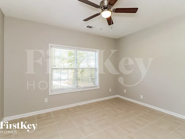 1005 Wolf Springs Cv — Photo 14