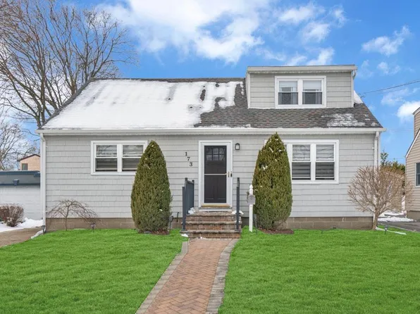 173 N 9th Street, Lindenhurst, NY 11757