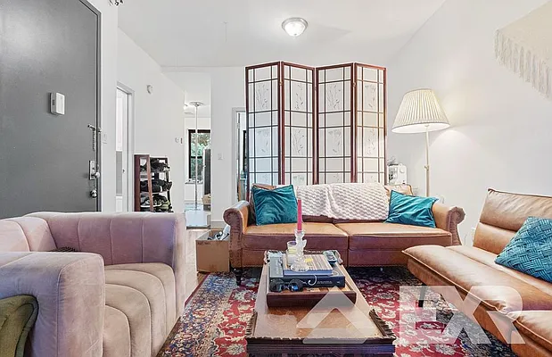 Rented by EXR | media 2