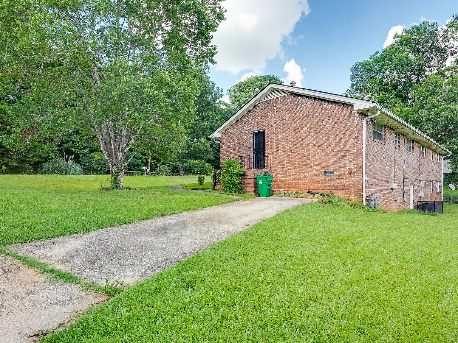 2 bed, 1100 sqft, $1,395 — Photo 4