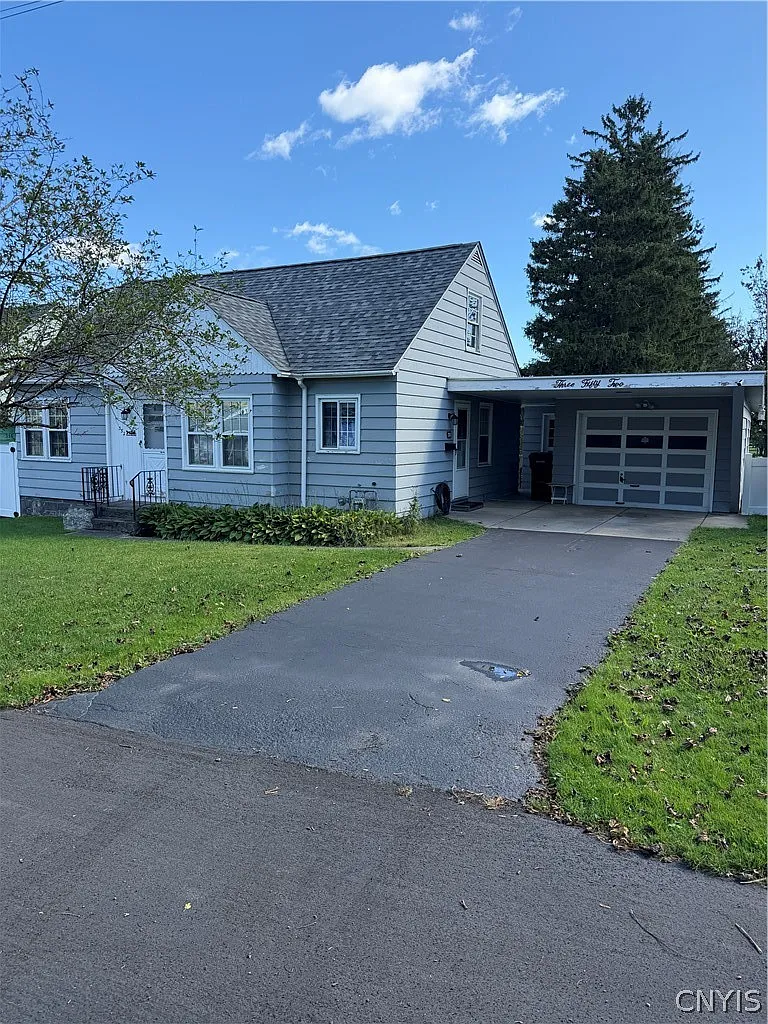 1 bed, 1.0 bath, 825 sqft, $1,200 — Photo 1
