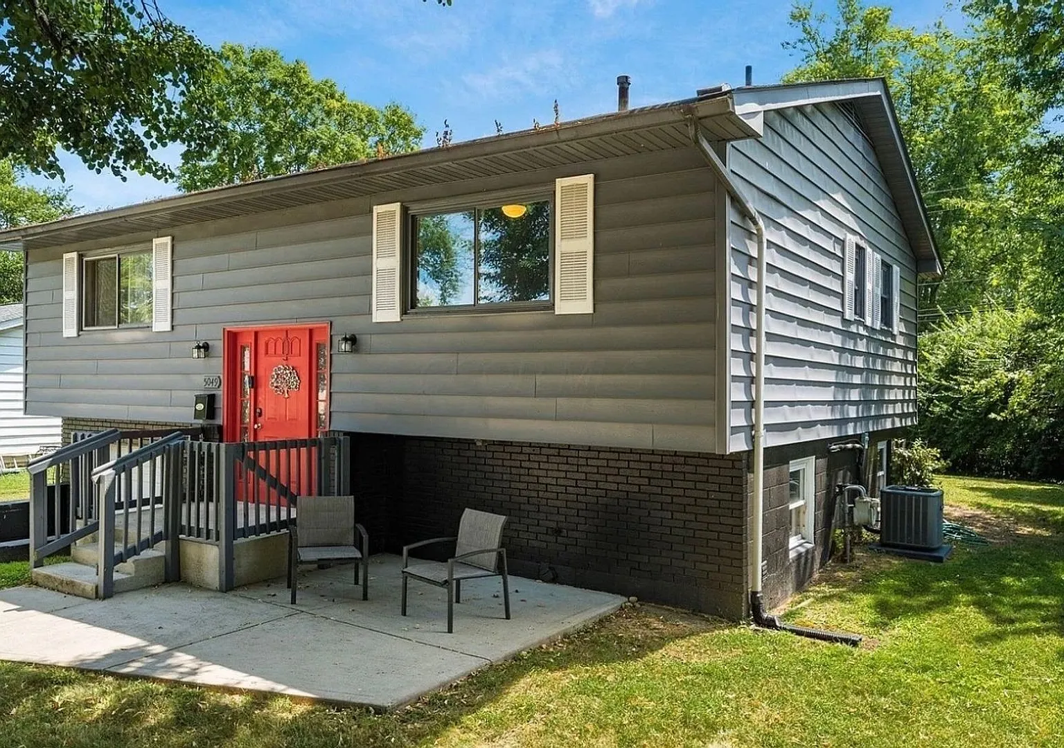 Charming 3BR House in Columbus — Photo 2