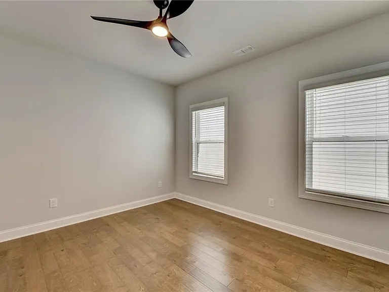 4536 Molder Dr — Photo 66