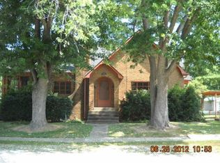 116 E 4th St, Grandview, IN 47615