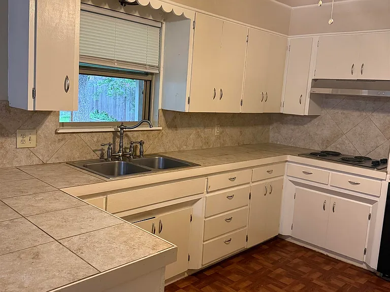 311 N Rosalee St — Photo 10