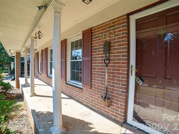 2nd image of 324 Golf Course Rd