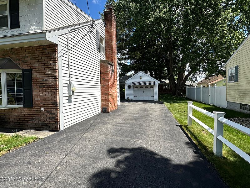4th image of 1219 Libby Avenue