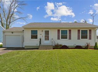 5524 Sharon Ln NW, Cedar Rapids, IA 52405