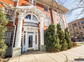 325 E 18th Ave