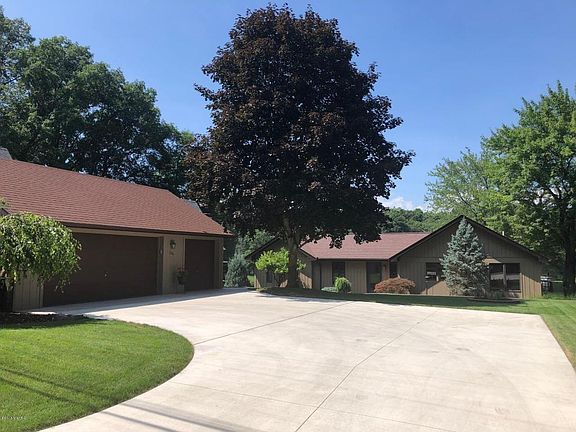 2nd image of 336 Carpenter Dr