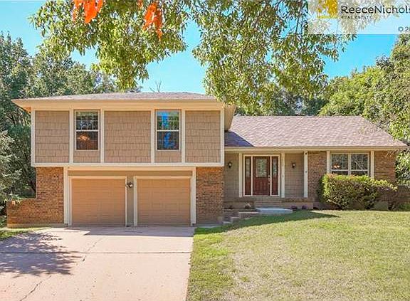 2nd image of 3600 NW Lake Dr