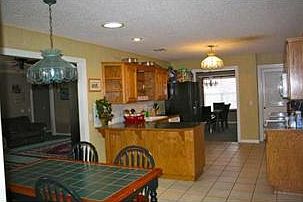 2nd image of 800 E Sandlewood Dr