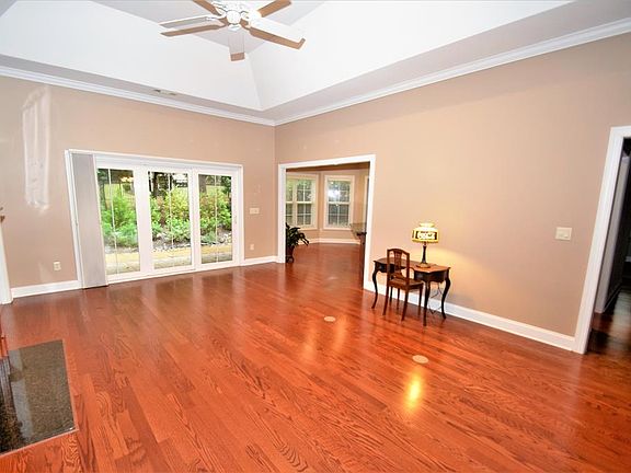 5th image of 198 Pink Dogwood Cir