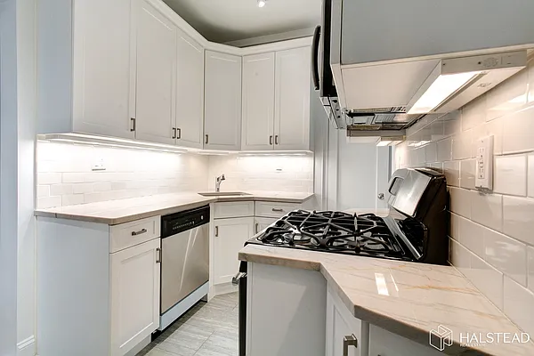 Rented by Halstead Real Estate | media 4