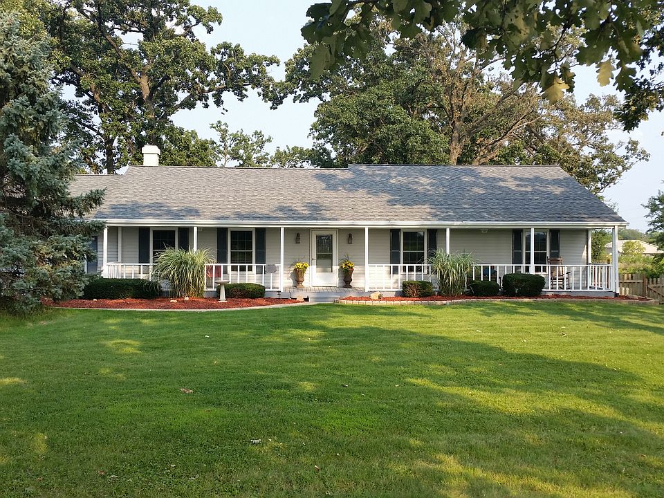  Covered front porch 46x7