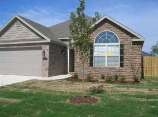 2406 SW Huntwick Ave, Bentonville, AR 72712