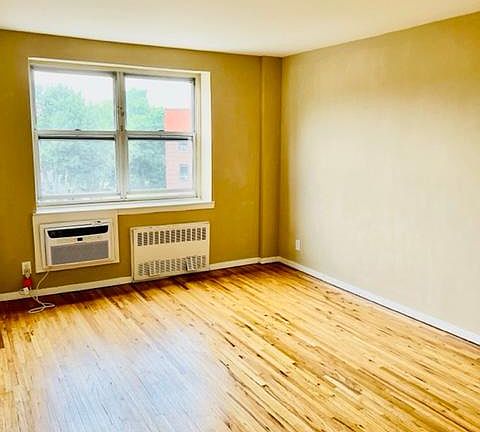 3rd image of 67 Croton Ave #2M