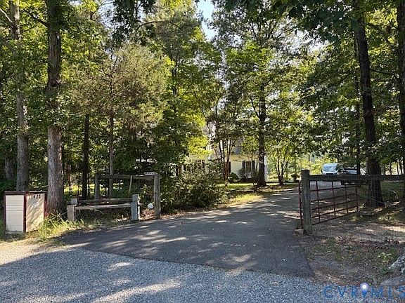 3rd image of 13428 Canterbury Rd