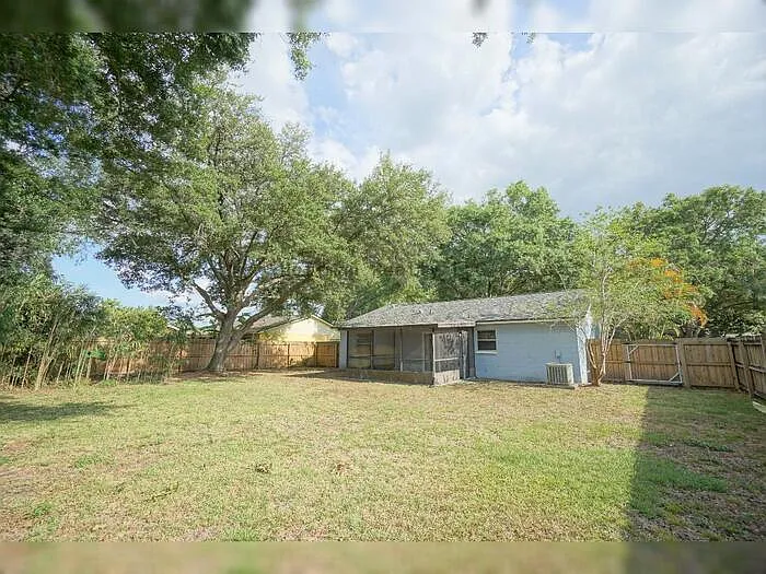 5117 Ellendale Ave — Photo 9