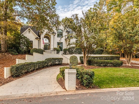 2nd image of 5527 Camelot Dr