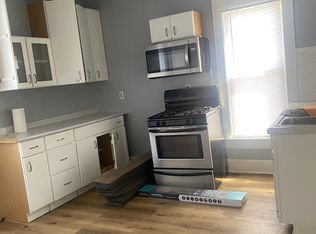 2017 Charles St, Racine, WI 53402