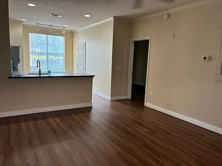 860 N Orange Ave #101 — Photo 6
