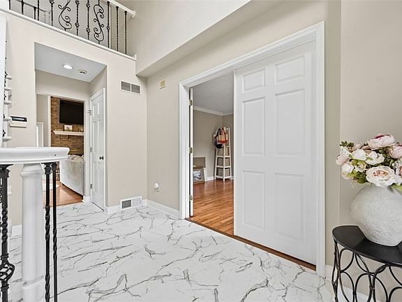 2nd image of 326 Quarry Rd